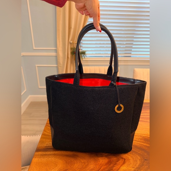 Givenchy Sherpa Tote from PARFUMS. Black Wool w Faux Leather & Red Interior nwot - Picture 3 of 16